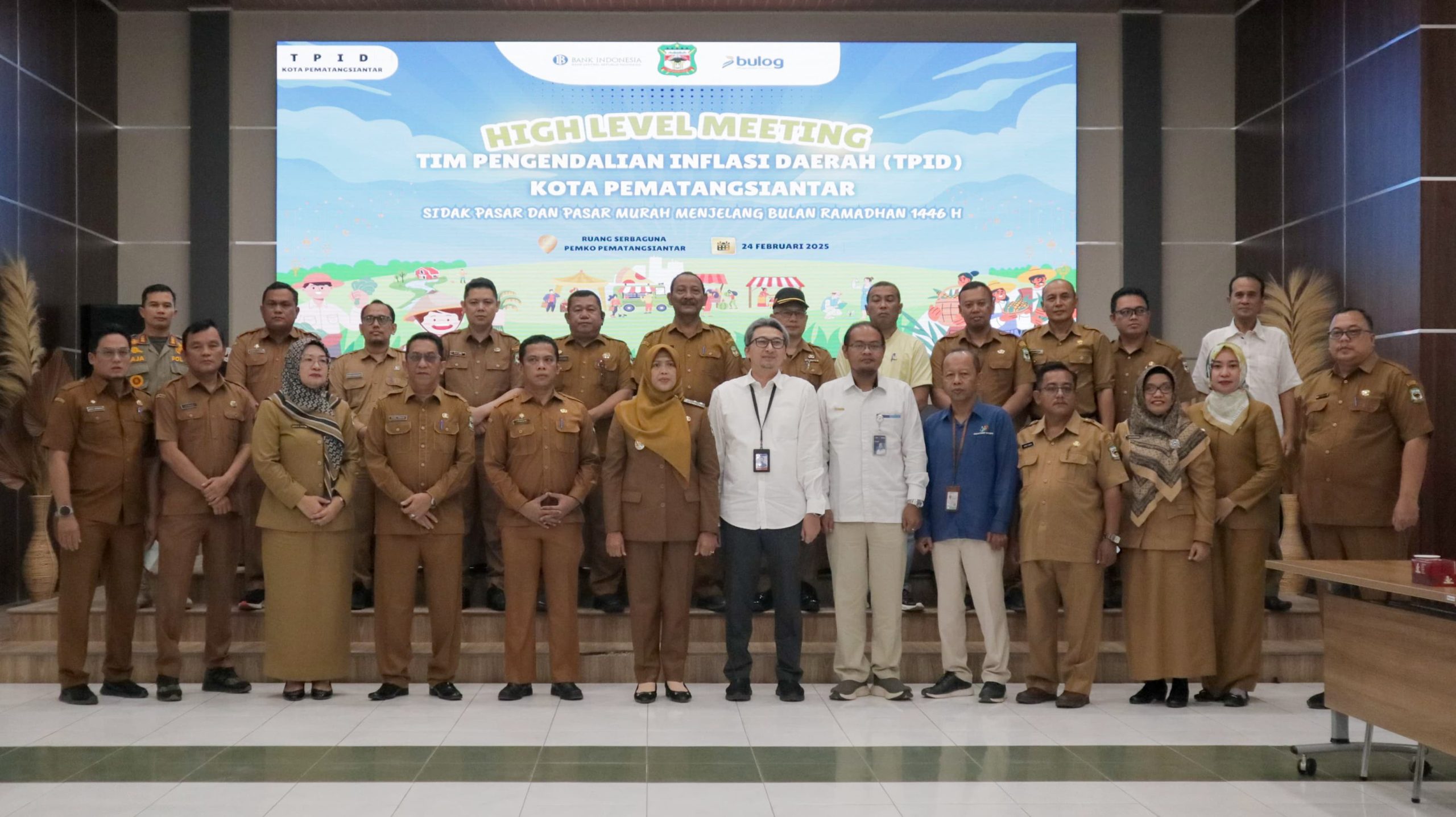 Wakil Wali Kota Pematangsiantar Herlina Pinpin Rapat Teknis TPID dan Program 100 Hari "Cerdas, Sehat, Kreatif dan Selaras" Wakil Wali Kota Pematangsiantar Herlina Pinpin Rapat Teknis TPID dan Program 100 Hari "Cerdas, Sehat, Kreatif dan Selaras"