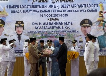 Pisah Sambut Raden Adipati Surya dan Ketua TP PKK kepada Ali Rahman- Ayu Sebagai Bupati dan Wakil Bupati Way Kanan