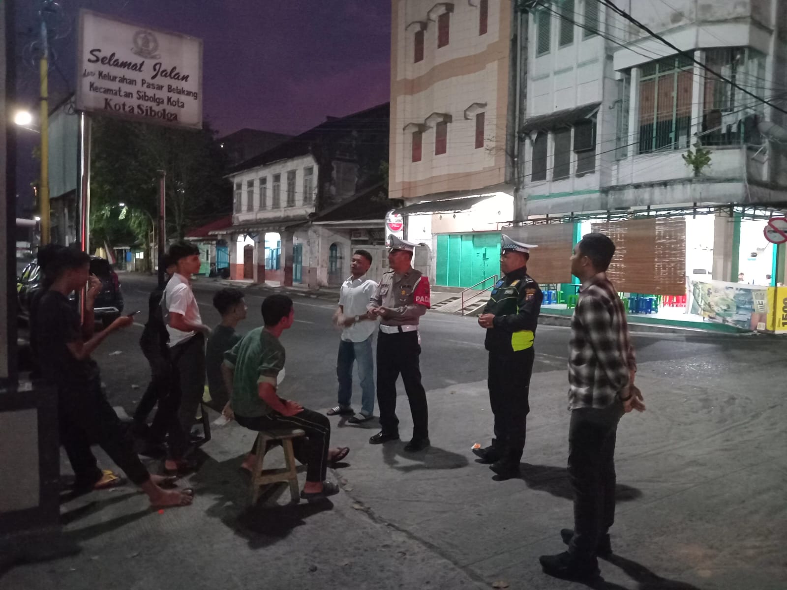Cegah Aksi Tawuran, Personil Polres Sibolga Giat Laksanakan Patroli Dialogis Cegah Aksi Tawuran, Personil Polres Sibolga Giat Laksanakan Patroli Dialogis