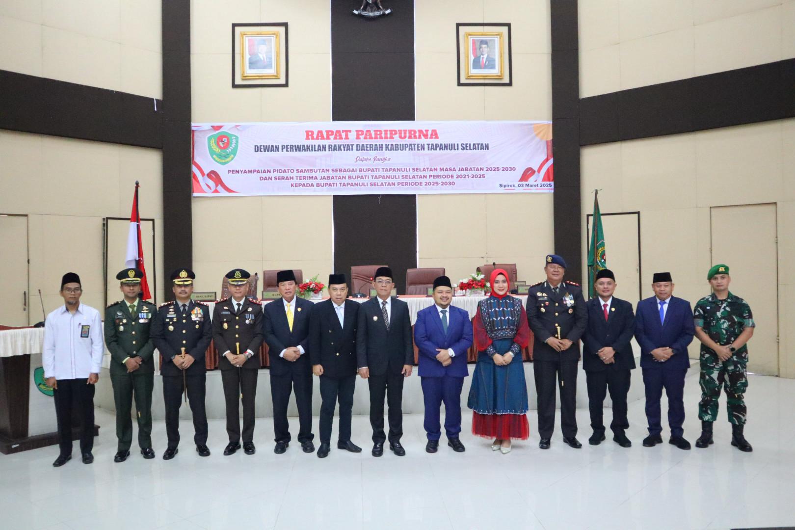 Komandan Batalyon C Pelopor Satuan Brimob Polda Sumut Hadiri Rapat Paripurna DPRD Tapanuli Selatan, Sertijab Bupati Komandan Batalyon C Pelopor Satuan Brimob Polda Sumut Hadiri Rapat Paripurna DPRD Tapanuli Selatan, Sertijab Bupati