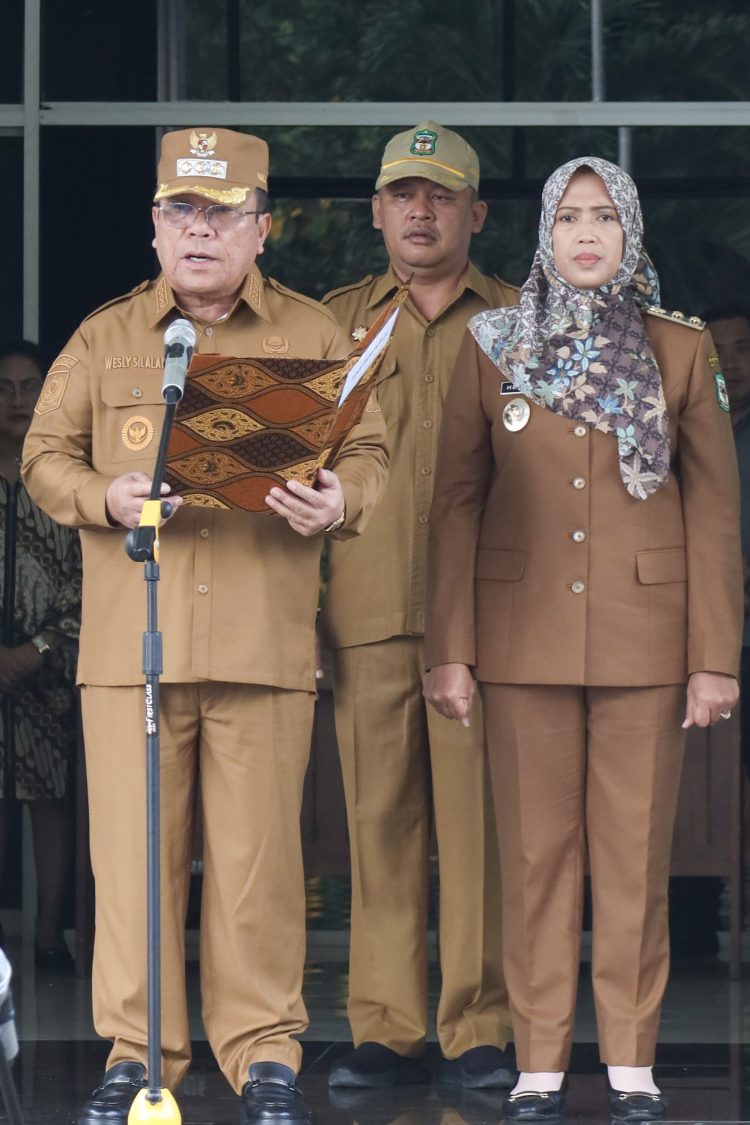 Wali Kota Pematangsiantar Wesly Silalahi Perdana Pimpin Apel Gabungan Di Jajaran Pemko Pematangsiantar Wali Kota Pematangsiantar Wesly Silalahi Perdana Pimpin Apel Gabungan Di Jajaran Pemko Pematangsiantar