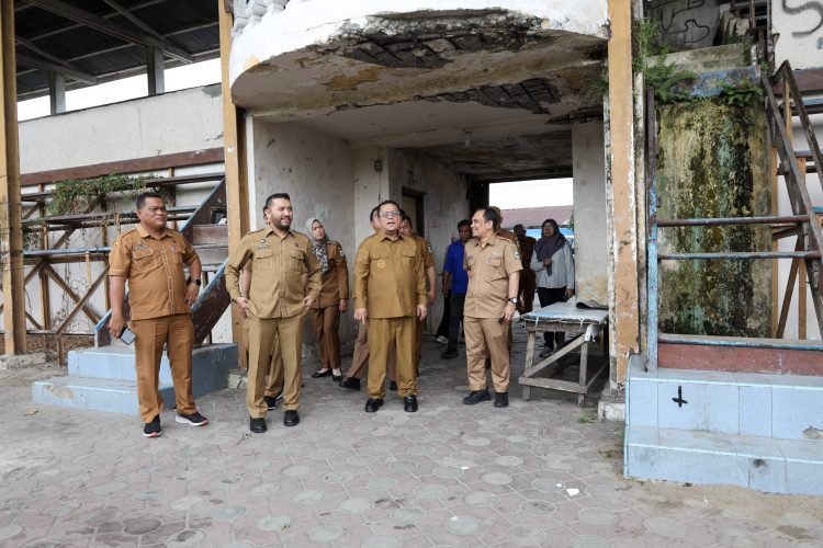 Wali Kota Pematangsiantar Wesly Silalahi Tinjau Langsung Kondisi Stadion Sang Naualuh Wali Kota Pematangsiantar Wesly Silalahi Tinjau Langsung Kondisi Stadion Sang Naualuh