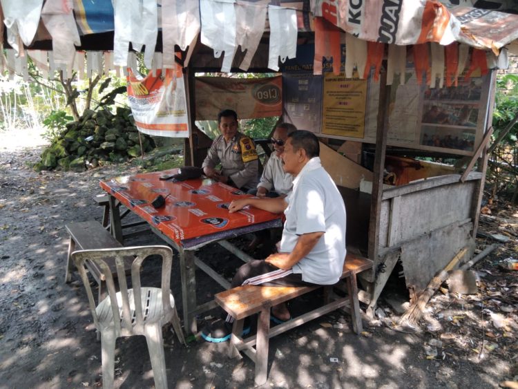 Sambang Kampung Bebas Narkoba, Bhabinkamtibmas Polsek Siantar Barat Patroli di Jalan Jawa