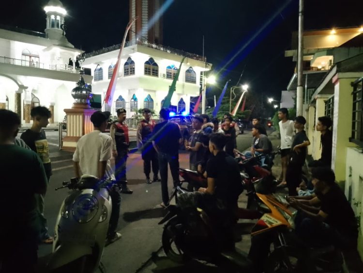  Antisipasi Gangguan Kamtibmas, Sat Samapta Polres Pematangsiantar Laksanakan Patroli Asmara Subuh