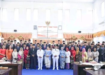 Di Hadapan Pimpinan Dan Anggota DPRD Tapteng, Bupati Masinton Pasaribu Paparkan 9 Program Unggulan Mewujudkan Tapteng Naik Kelas