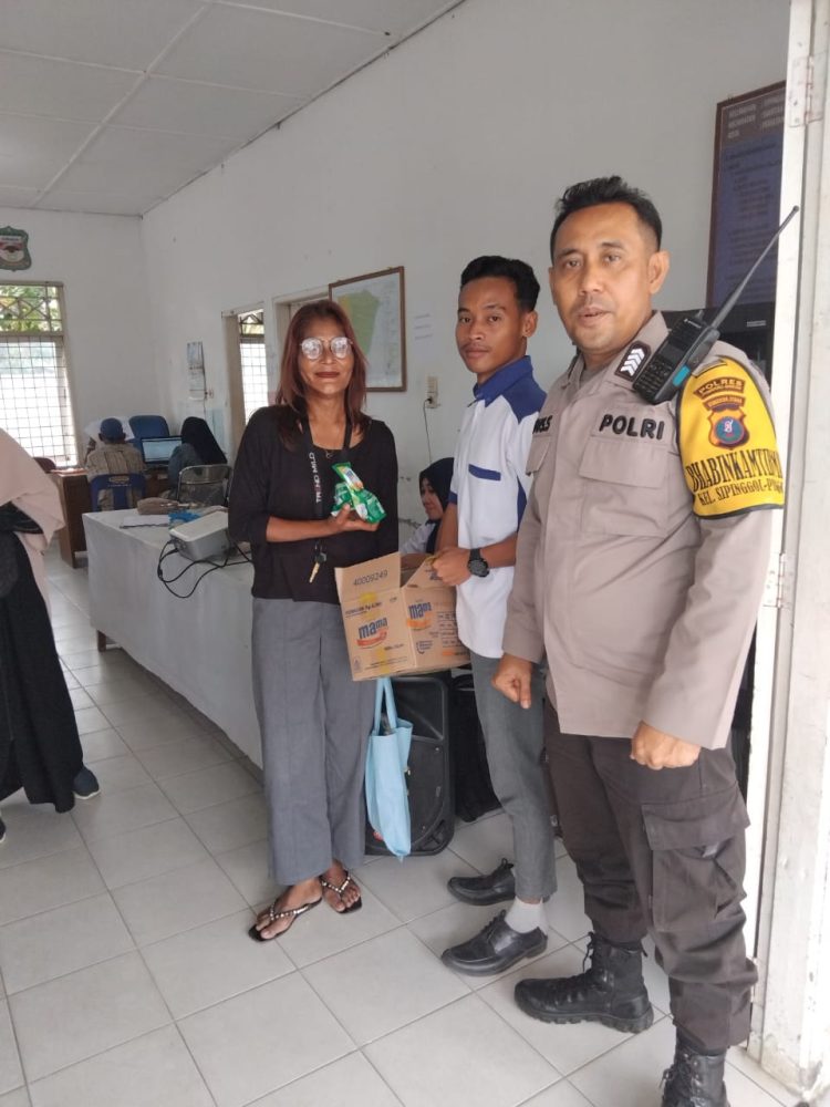 Jaga Pluralisme di Bulan Ramadhan, Bhabinkamtibmas Polsek Siantar Barat Sampaikan Pesan Kamtibmas kepada Warga Kelurahan Sipinggol Pinggol