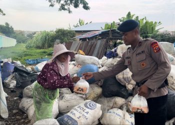 Brimob Polda Sumut dan TNI Bagikan 200 Paket Takjil untuk Masyarakat Tebing Tinggi