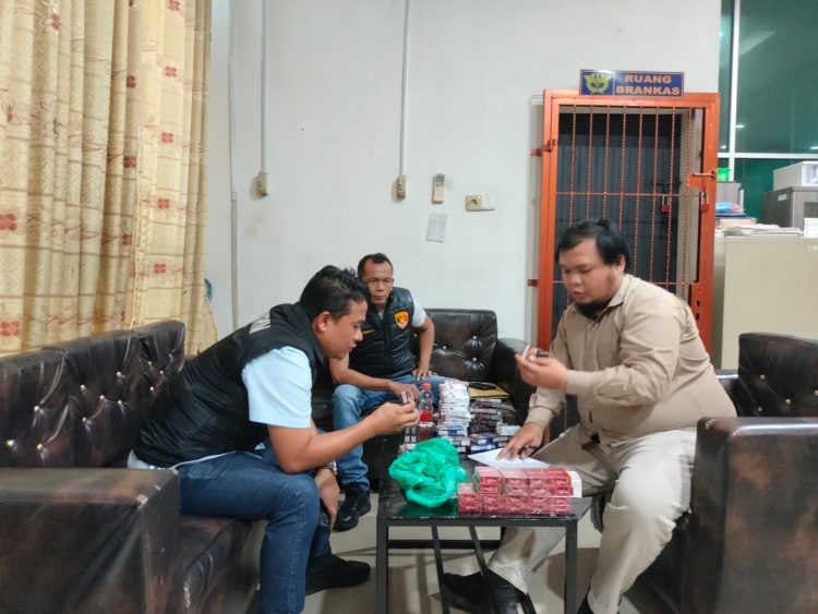 Jual Rokok Tanpa Cukai, Sat Reskrim Polres Pematangsiantar Amankan Seorang Pedagang