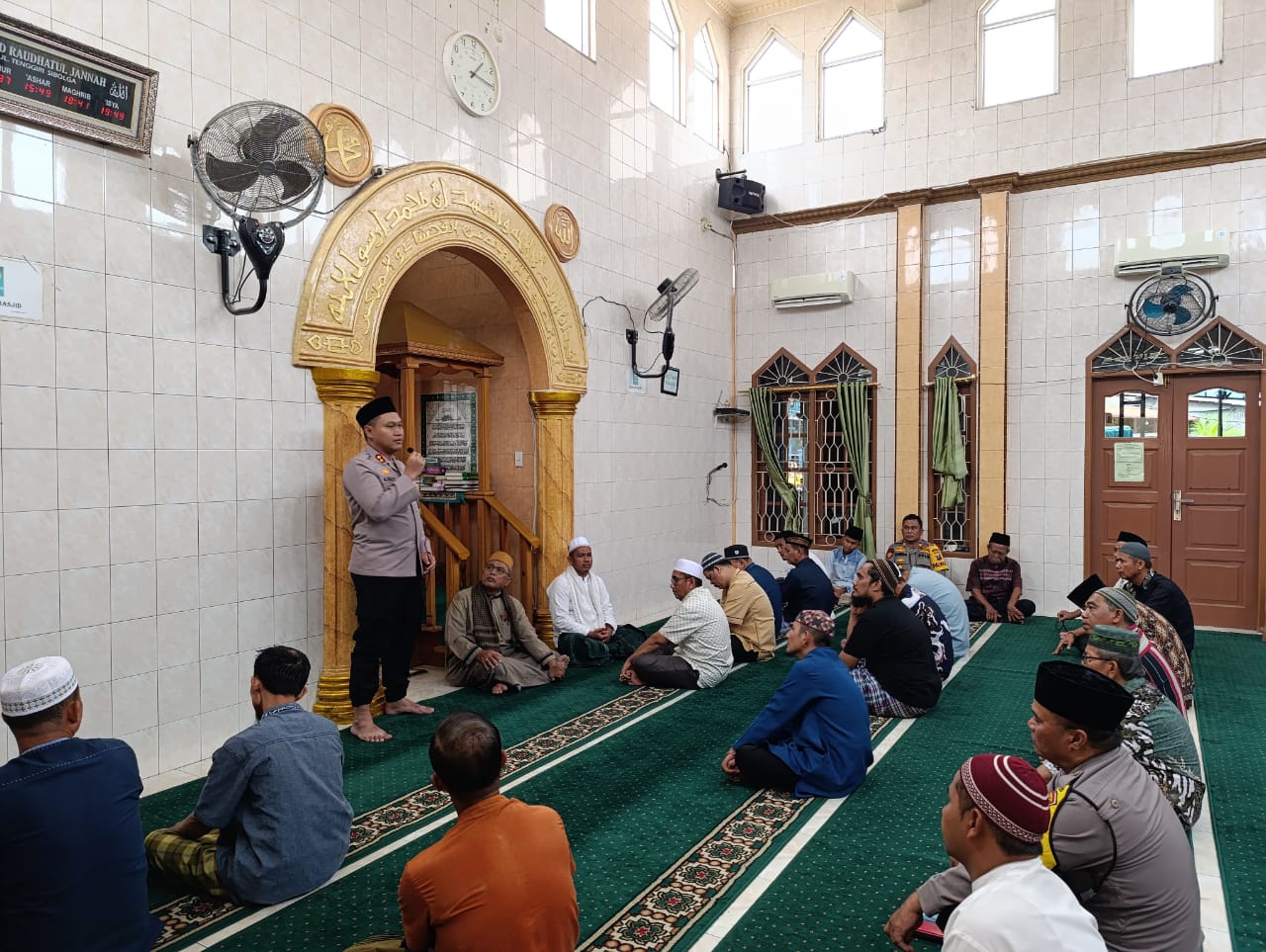 Aktif Laksanakan Jumat Curhat, Jemaah Apresiasi Kinerja Kapolres Sibolga Aktif Laksanakan Jumat Curhat, Jemaah Apresiasi Kinerja Kapolres Sibolga