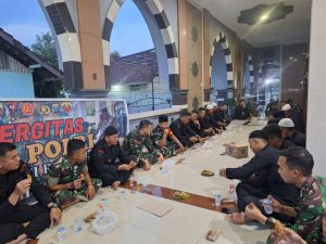 Sinergitas TNI-POLRI Di Bulan Ramadhan, Brimob Polda Sumut Berbagi Takjil Dan Gelar Buka Puasa Bersama