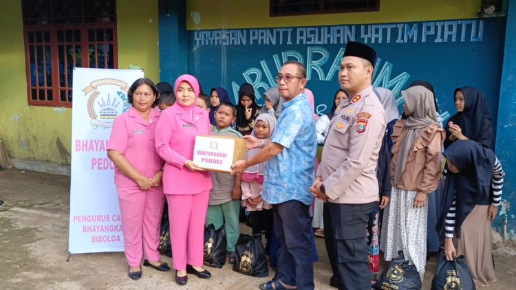 Polres Sibolga Dan Bhayangkari Cab Sibolga Berbagi Kebahagiaan Dengan Anak Yatim Di Bulan Suci Ramadhan