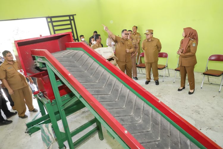 Wali Kota Pematangsiantar Wesly Silalahi dan Wakil Herlina Meninjau TPA Sampah di Tanjung Pinggir Wali Kota Pematangsiantar Wesly Silalahi dan Wakil Herlina Meninjau TPA Sampah di Tanjung Pinggir