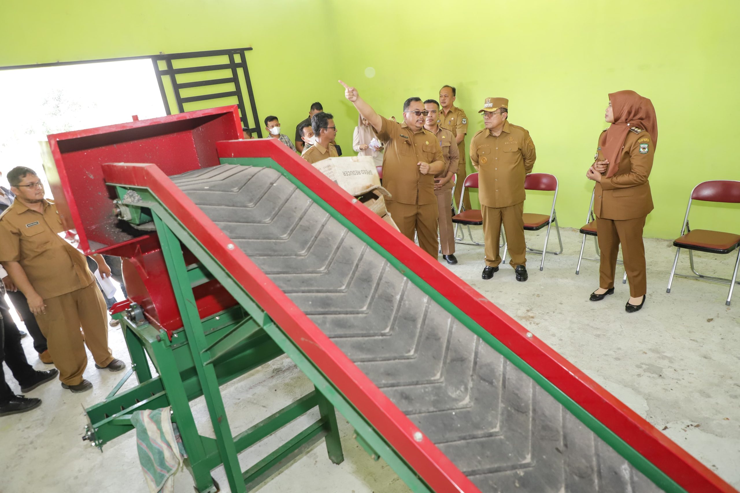 Wali Kota Pematangsiantar Wesly Silalahi dan Wakil Herlina Meninjau TPA Sampah di Tanjung Pinggir Wali Kota Pematangsiantar Wesly Silalahi dan Wakil Herlina Meninjau TPA Sampah di Tanjung Pinggir