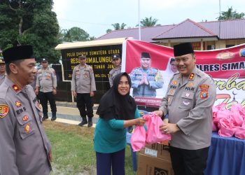 Ramadhan, Kapolres Simalungun Berbagi Takjil Gratis Kepada Masyarakat 