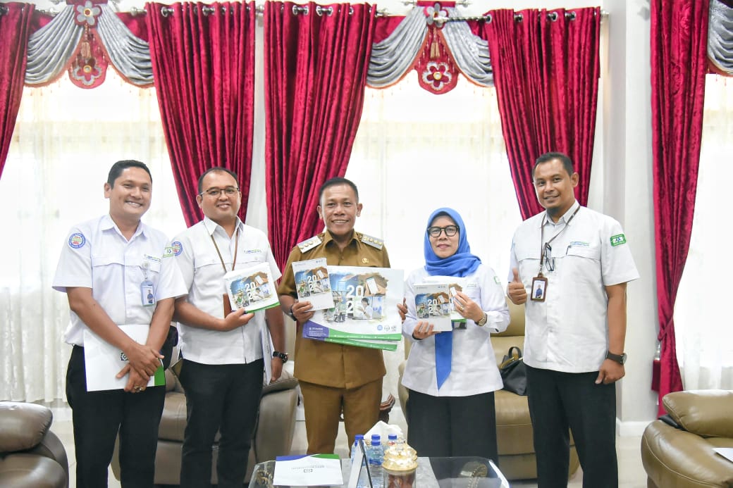 Bupati Tapteng Masinton Pasaribu Minta BPJS Dalam Ketersediaan Jaminan Kesehatan Bagi Masyarakat Bupati Tapteng Masinton Pasaribu Minta BPJS Dalam Ketersediaan Jaminan Kesehatan Bagi Masyarakat