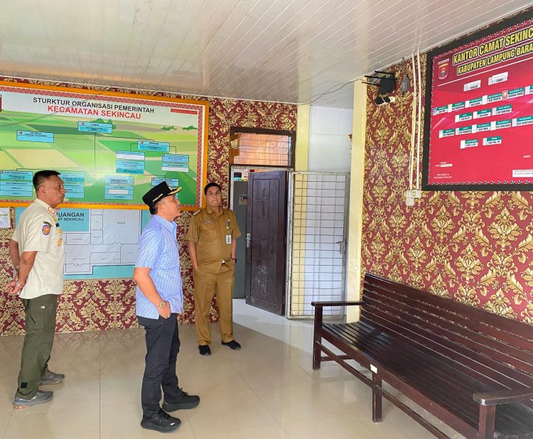 Sidak, Bupati Lampung Barat Kecewa Banyak Pegawai Bolos di Jam Kerja