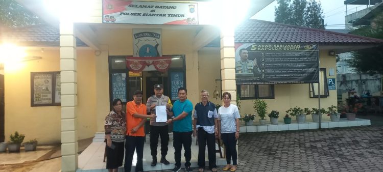 Bhabinkamtibmas Kelurahan Siopat Suhu Polsek Siantar Timur Lakukan Mediasi Permasalahan Kesalahpahaman Warga