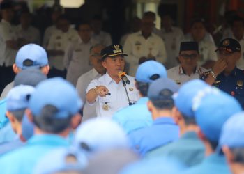 Bupati Lampung Barat Berikan Arahan dan Motivasi kepada Petugas Pemadam Kebakaran