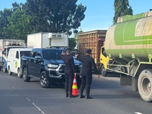 Brimob Sumut Respon Cepat Atasi Kecelakaan Mobil Box di Jalan Tol Medan-Tebing Tinggi