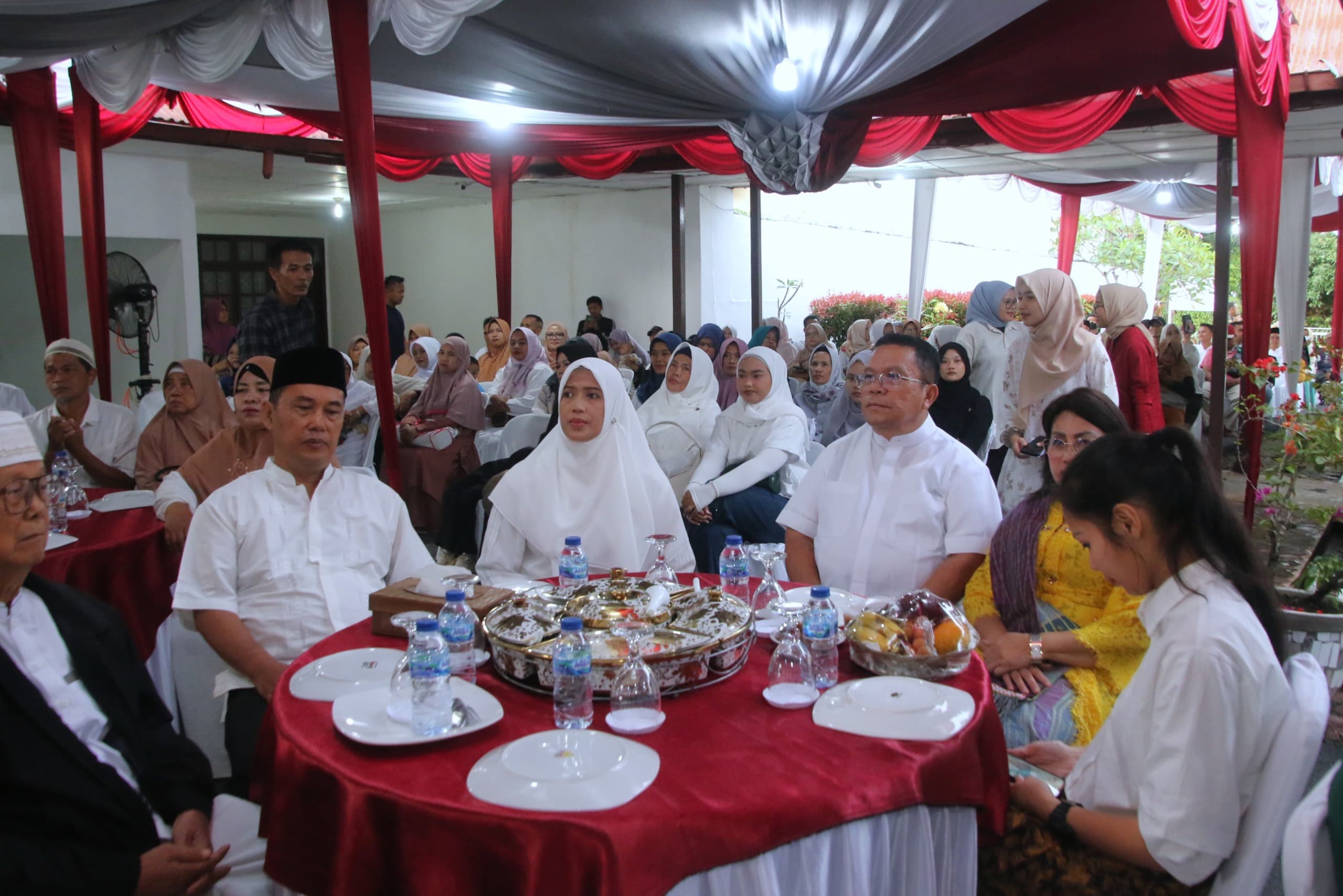 Wali Kota Pematangsiantar Wesly Silalahi Hadiri Berbuka Puasa Yang Digelar Oleh Wakil Wali Kota Herlina Wali Kota Pematangsiantar Wesly Silalahi Hadiri Berbuka Puasa Yang Digelar Oleh Wakil Wali Kota Herlina