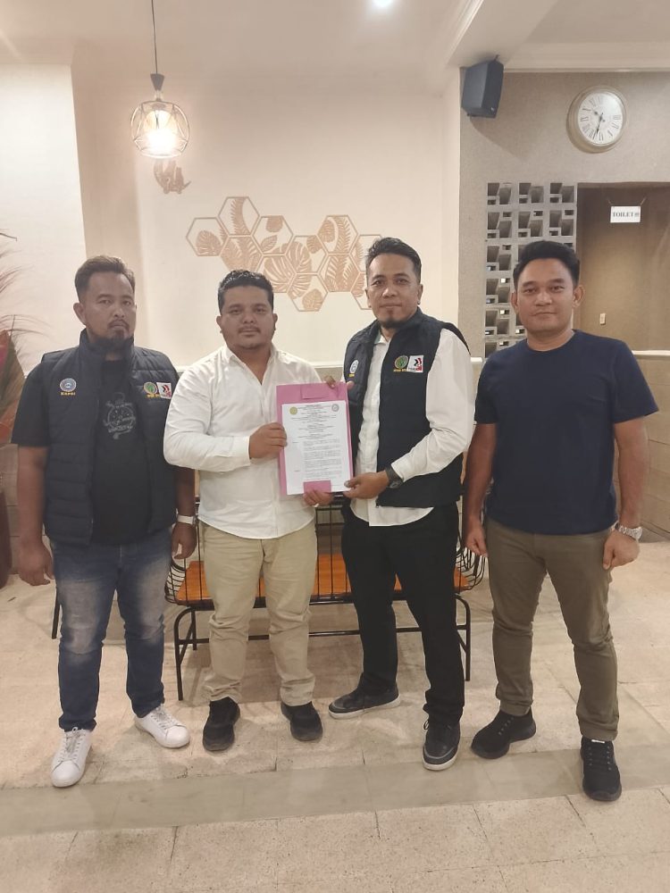 Pimpinan Daerah FSP KEP-SPSI Prov Sumut Beri Mandat SK Kepada Pengurus PC FSP KEP-SPSI Kota Pematangsiantar Pimpinan Daerah FSP KEP-SPSI Prov Sumut Beri Mandat SK Kepada Pengurus PC FSP KEP-SPSI Kota Pematangsiantar