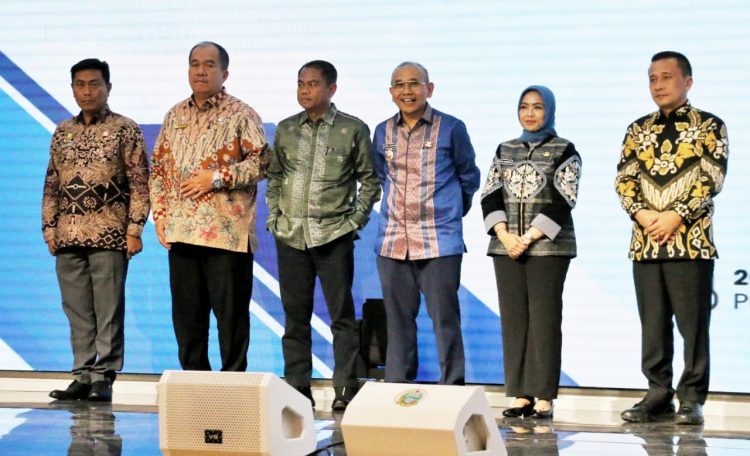 Bupati Simalungun Anton Achmad Saragih dan Wakil Benny Gusman Sinaga Hadiri Konsultasi Publik RPJMD 2025-2029 & RKPD 2026 Sumut