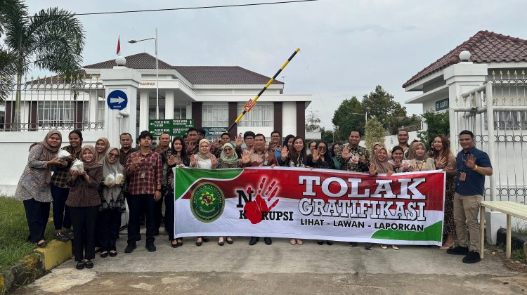 Public Campaign, Berbagi Takjil Hingga Berbuka Puasa Bersama Warga PN Sei Rampah
