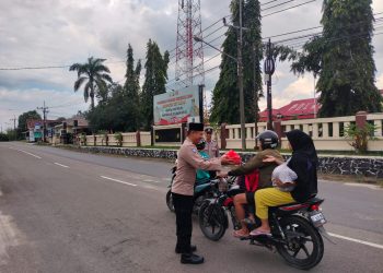 Bulan Suci Ramadhan, Polsek Buay Bahuga Pam Salat Tarawih Jamin Keamanan