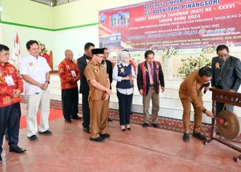 Bupati Tapanuli Tengah Buka RAT Koperasi CU Dosnitahi Pinangsori Tahun Buku 2024