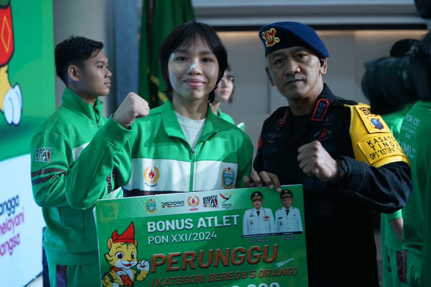 Pemberian Bonus Atlet PON XXI/2024 dan Peparnas XVII/2024, Komandan Satuan Brimob Polda Sumut Apresiasi Atlet Yang Mengharumkan Nama Sumut Pemberian Bonus Atlet PON XXI/2024 dan Peparnas XVII/2024, Komandan Satuan Brimob Polda Sumut Apresiasi Atlet Yang Mengharumkan Nama Sumut