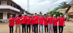 Ketua DPC PDIP Way Kanan Bersama Jajaran Berbagi Takjil Dan Bingkisan THR di Bulan Ramadan