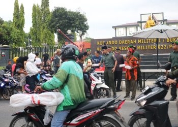Korem 022/PT Gandeng Ormas Membagikan Takjil di Pematangsiantar