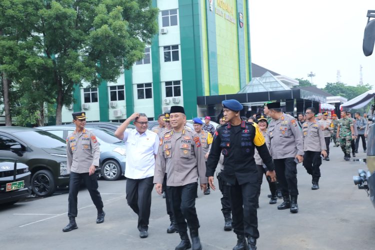 Dansat Brimob Polda Sumut Turut Hadiri Berbagi Berkah Ramadhan TNI-Polri di Kodam I/Bukit Barisan Dansat Brimob Polda Sumut Turut Hadiri Berbagi Berkah Ramadhan TNI-Polri di Kodam I/Bukit Barisan