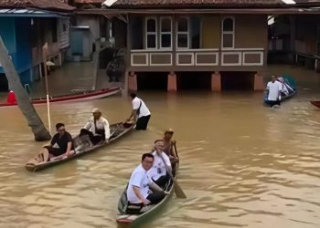 Bupati dan Wakil Bupati Way Kanan Tinjau Banjir di Sri Menanti