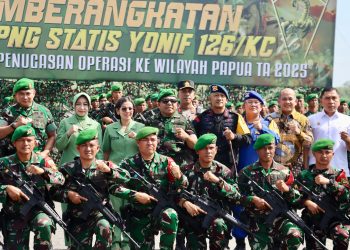 Dansat Brimob Polda Sumut Hadiri Upacara Pemberangkatan Satgas Pamtas RI-PNG Yonif 126/KC