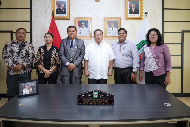 Wali Kota Pematangsiantar Wesly Silalahi Sambut Baik Audiensi Sekjen GPdI Pdt Kartono Pasaribu MTh dan Panitia Mubes GPdI Wali Kota Pematangsiantar Wesly Silalahi Sambut Baik Audiensi Sekjen GPdI Pdt Kartono Pasaribu MTh dan Panitia Mubes GPdI