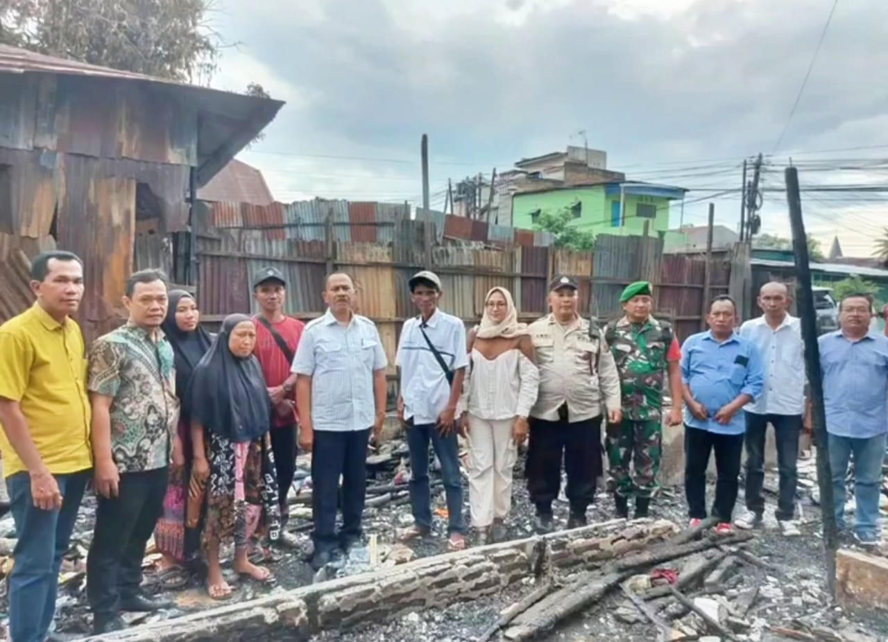 Kombes Pol (P) Dr Maruli Siahaan Ulurkan Tangan Peduli untuk Korban Kebakaran di Medan Kombes Pol (P) Dr Maruli Siahaan Ulurkan Tangan Peduli untuk Korban Kebakaran di Medan