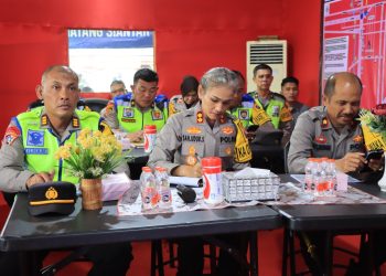 Kapolres Pematangsiantar Bersama Pejabat Utama Ikuti Zoom Meeting Anev Ops Ketupat Toba 2025 Dipimpin Kapolda Sumut
