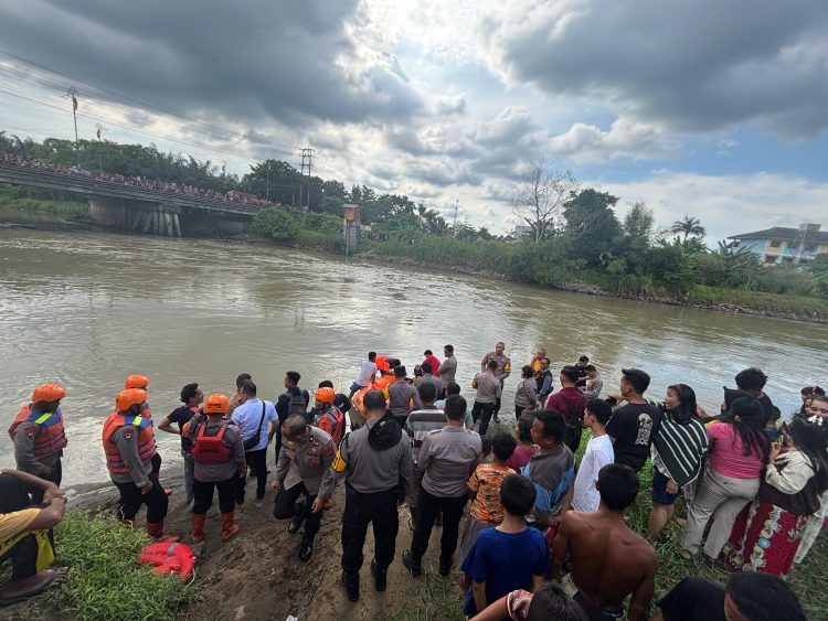 Tim SAR Brimob Batalyon B Polda Sumut Lakukan Pencarian Intensif Hilangnya Bripka Aidil Ria Tambunan di Sungai Padang Tebing Tinggi