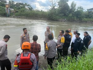 Tim SAR Brimob Batalyon B Polda Sumut Lakukan Pencarian Intensif Hilangnya Bripka Aidil Ria Tambunan di Sungai Padang Tebing Tinggi