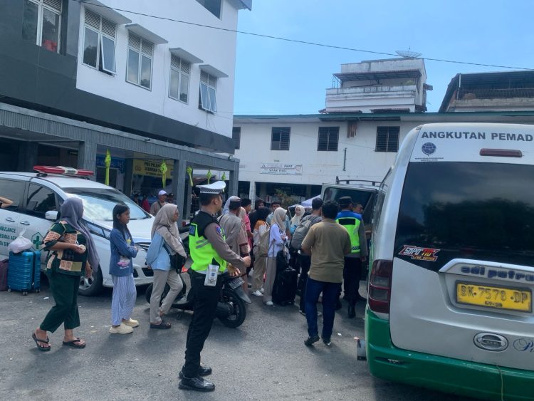 Personil Pos Yan Terminal Sibolga Pastikan Pemudik Nyaman