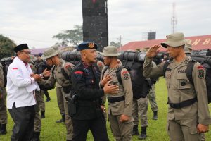 Dansat Brimob Polda Sumut Pimpin Upacara Pemberangkatan Peserta DIKBANGSPES DASBA dan DASTA TA 2025