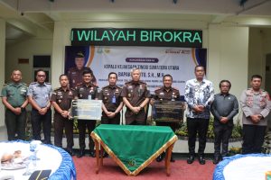 Bupati Effendi Sintong Napitupulu Sambut Kedatangan Kajati Sumut Di Kabupaten Toba