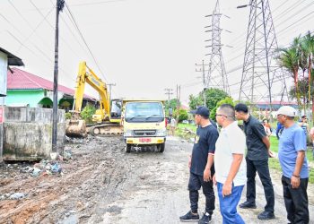 Bangkitkan Kembali Semangat Gotong Royong, Bupati Tapteng Gelar Jumat Bersih
