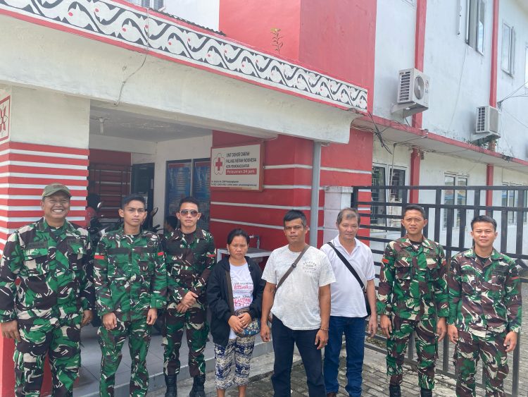 Aksi Heroik Anggota TNI AD Yonif 122 Tombak Sakti Menolong Korban Kecelakaan di Simalungun