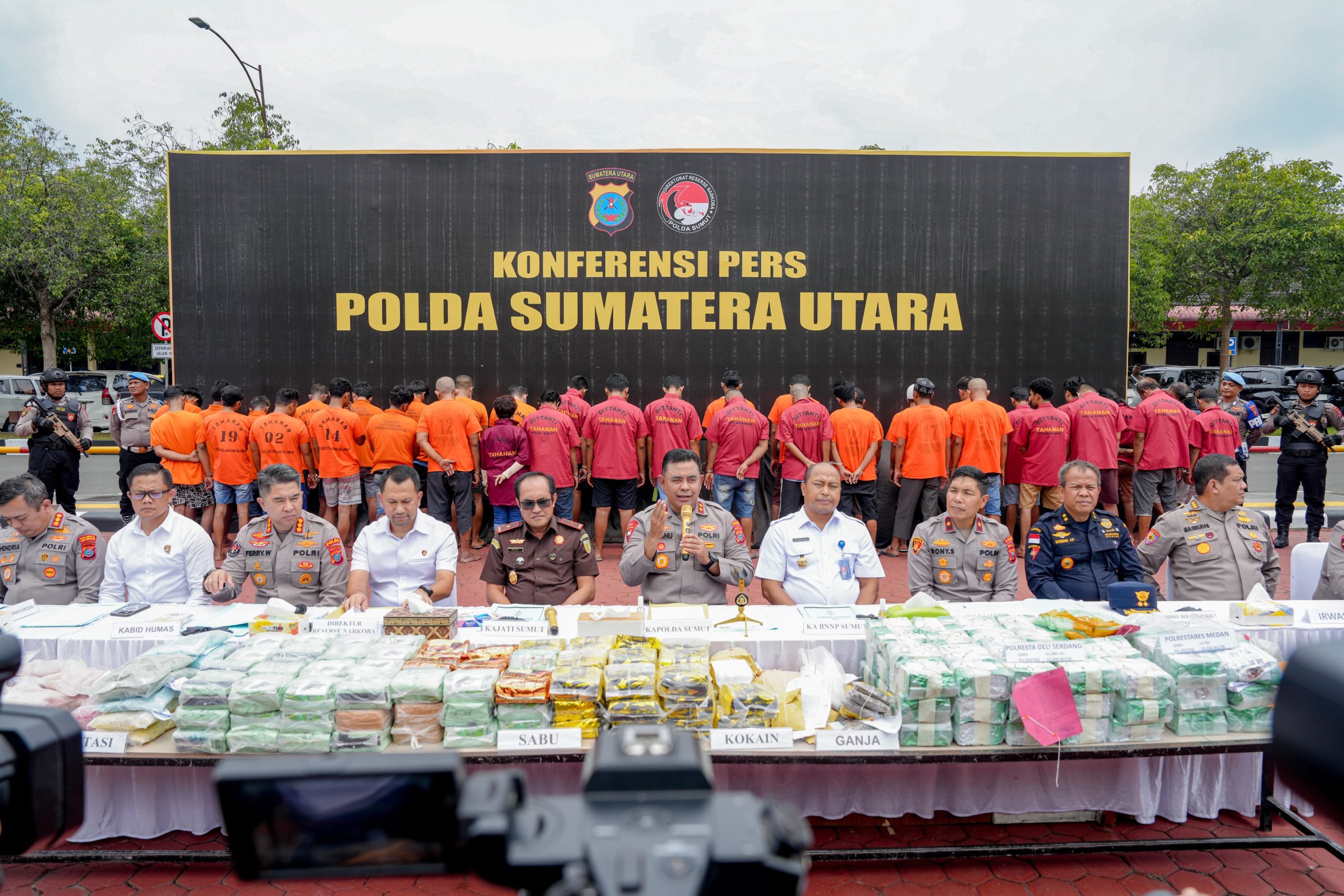 Polda Sumut Ungkap 517 Kasus Narkoba, Selamatkan Lebih dari 1 Juta Jiwa Polda Sumut Ungkap 517 Kasus Narkoba, Selamatkan Lebih dari 1 Juta Jiwa
