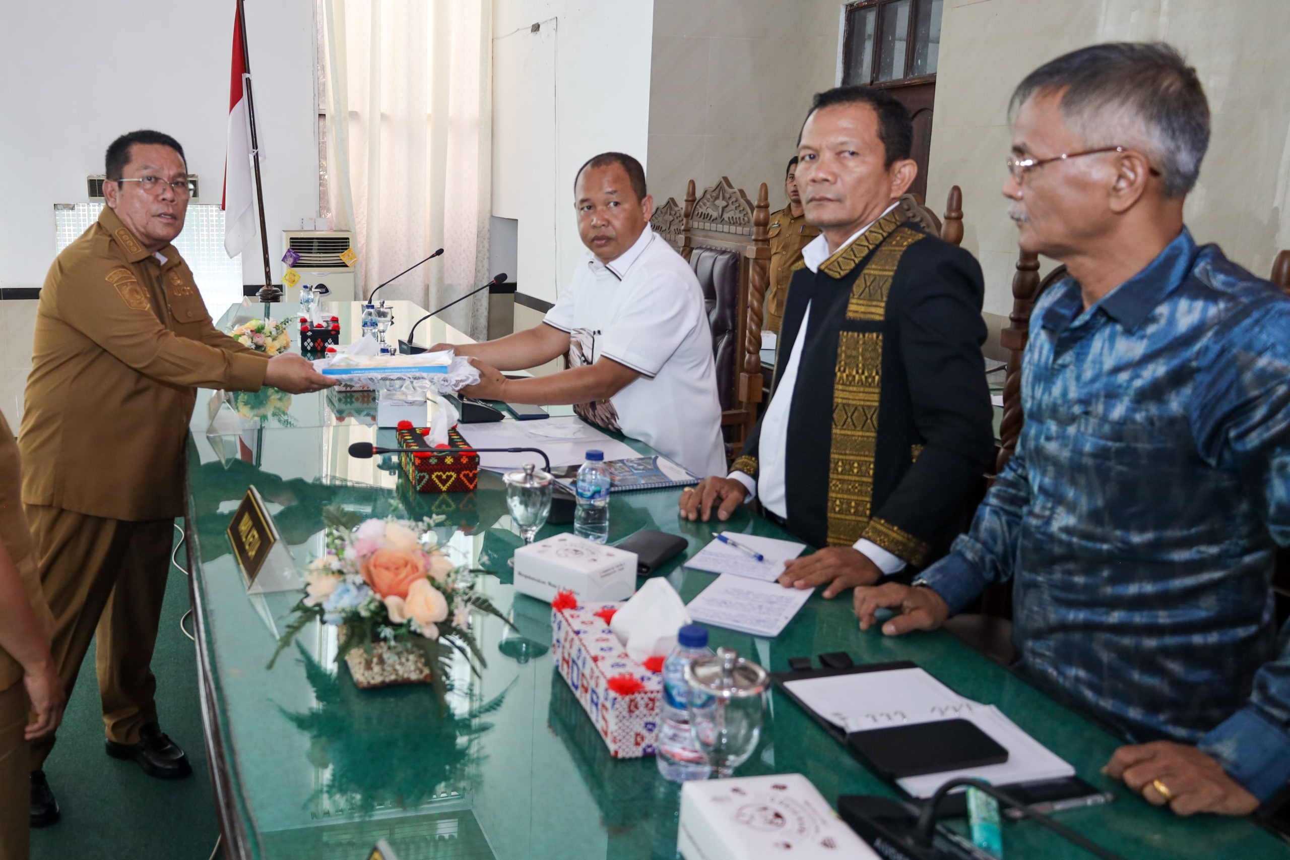 Wali Kota Pematangsiantar Wesly Silalahi Serahkan LKPj Wali Kota TA 2024 ke DPRD Wali Kota Pematangsiantar Wesly Silalahi Serahkan LKPj Wali Kota TA 2024 ke DPRD