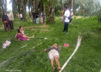 Polsek Tanah Jawa Olah TKP Temuan Mayat Jonres Marindan Sinaga di Perladangan Sawit Simpang Nagojor