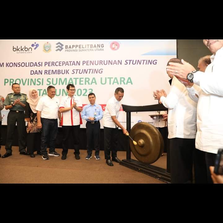 Ijeck pukul gong Forum Konsolidasi Percepatan Penurunan Stunting (PPS) dan Rembuk Stunting Provinsi Sumut