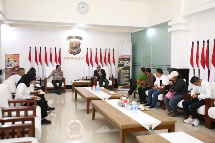 Irjen Pol Panca menerima kunjungan ketua Komnas PA (photo istimewa)